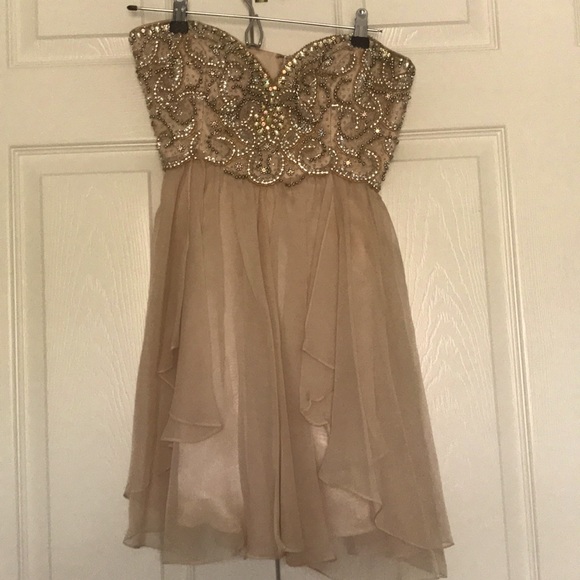 Prom dress - Picture 1 of 5